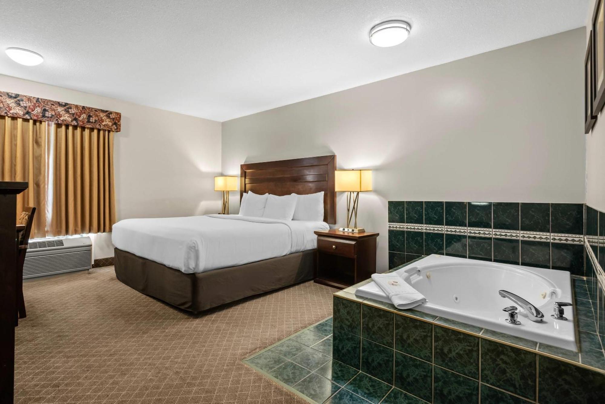 King Room Spa Bath,1774489766:JPEG